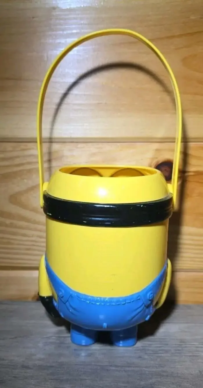 DESPICABLE ME MINIONS PLASTIC BUCKET STORAGE EASTER BASKET OR HALLOWEEN